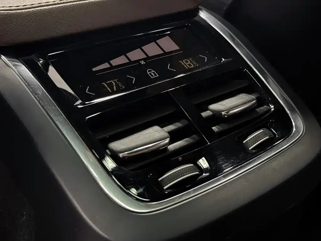 Volvo XC90 — фото 2