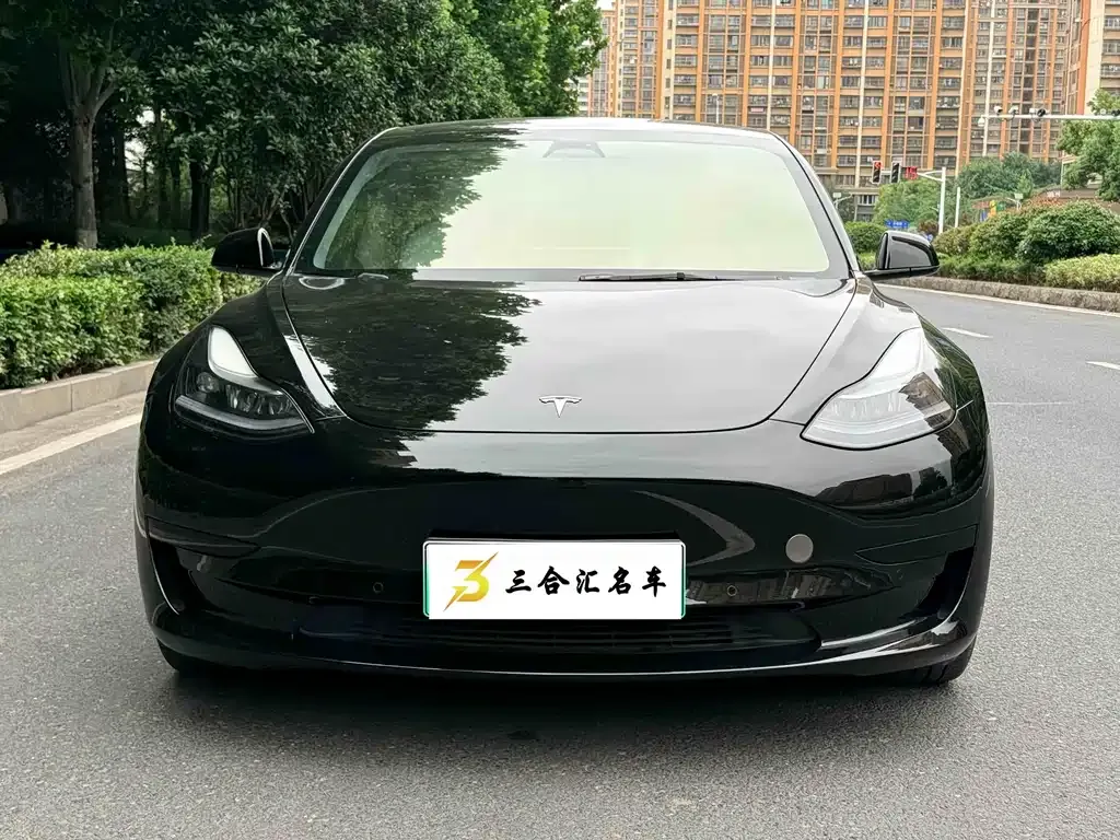 Tesla Model 3 — фото 9