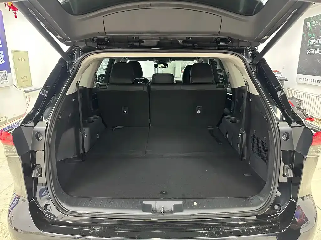 Toyota Highlander — фото 7
