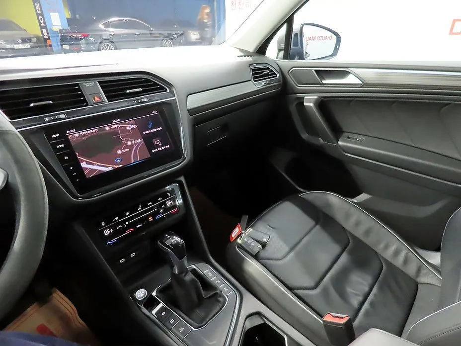 Volkswagen Tiguan — фото 9