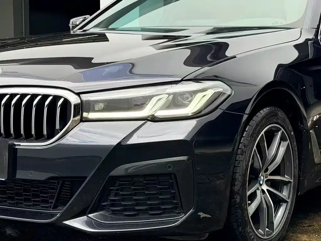 BMW 5 Series — фото 5