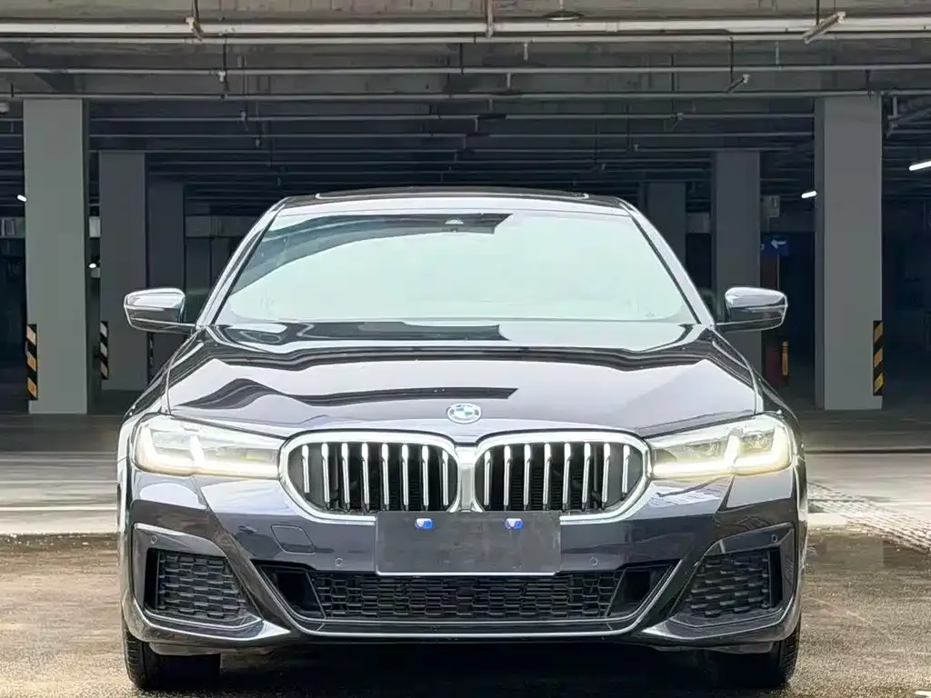 BMW 5 Series — фото 9