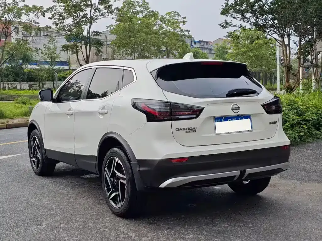 Nissan Qashqai — фото 9