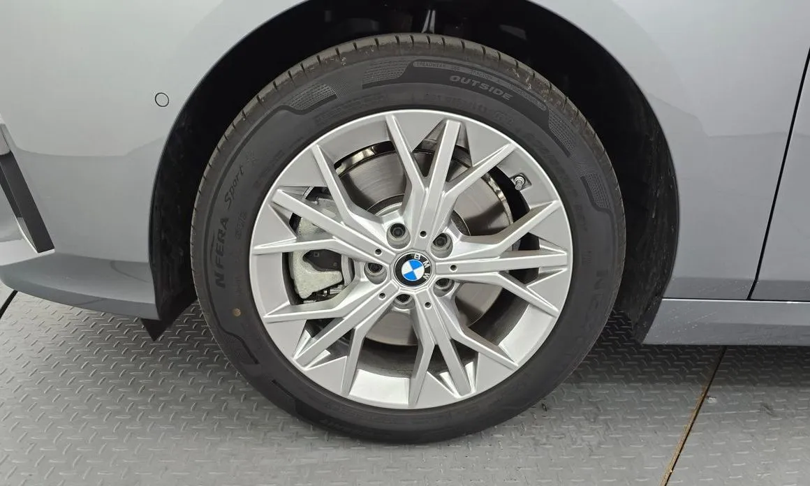BMW 1-Series 2025 из KR, фото 4