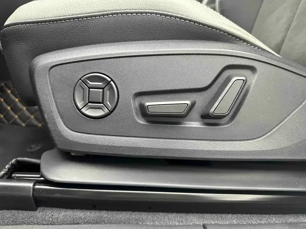 Audi Q3 — фото 10