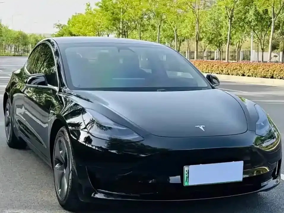Tesla Model 3 — фото 10