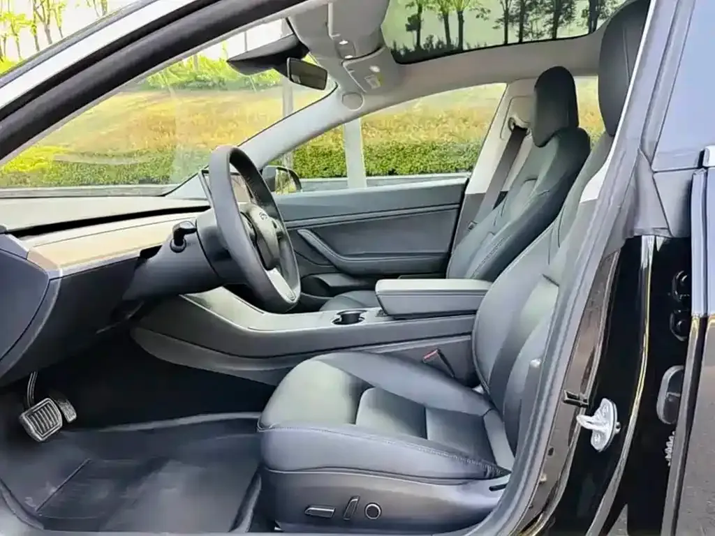Tesla Model 3 — фото 6