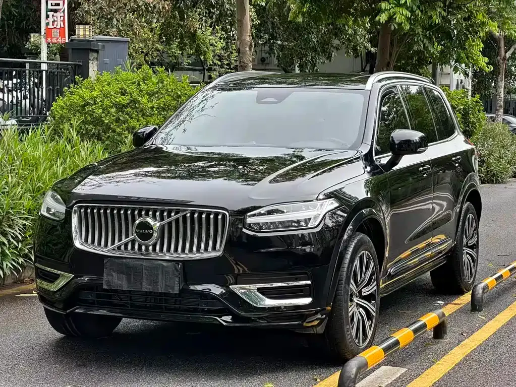 Volvo XC90 — фото 1