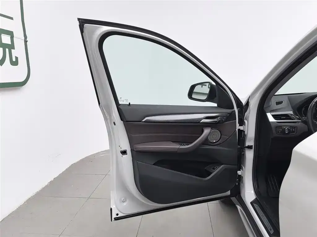BMW X1 2021 из CN, фото 2