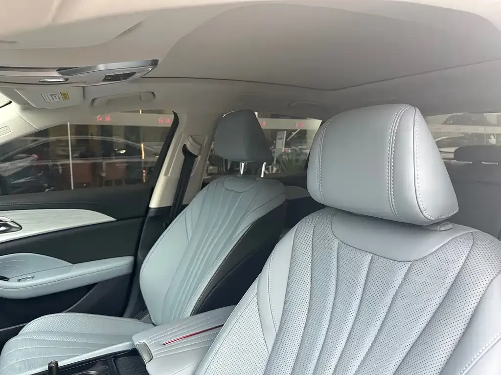 Hongqi H5 PHEV 2025 из CN, фото 2