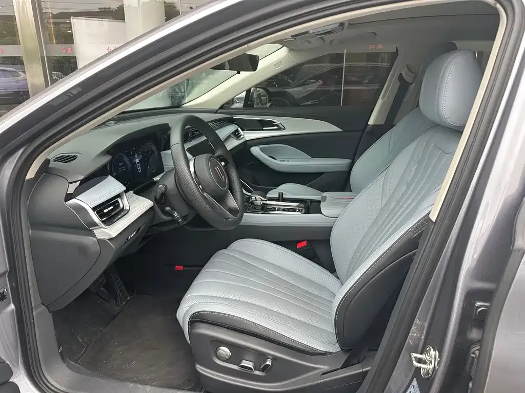 Hongqi H5 PHEV 2025 из CN, фото 4