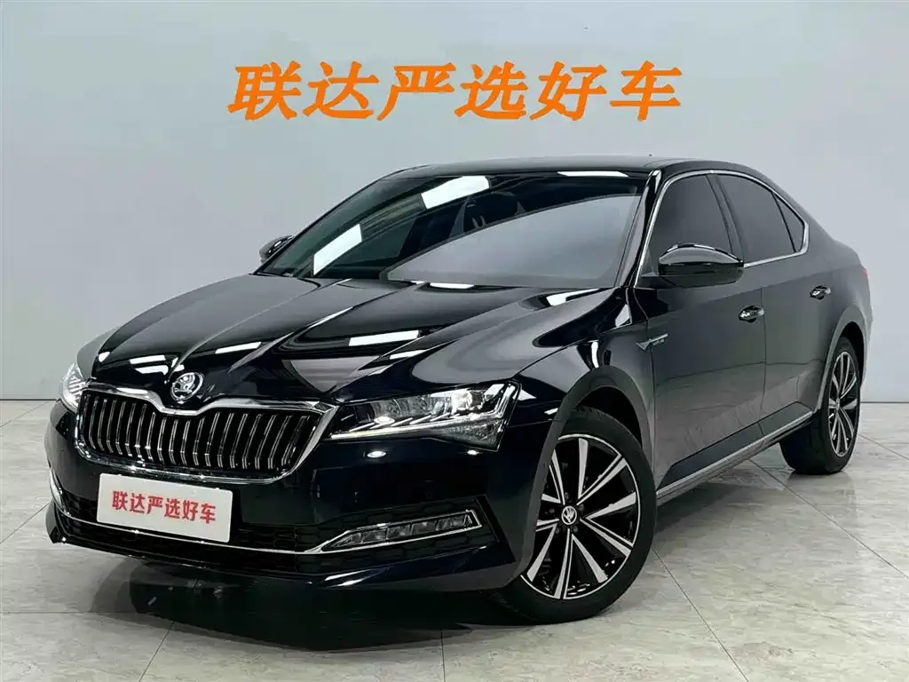 Skoda Superb — фото 1