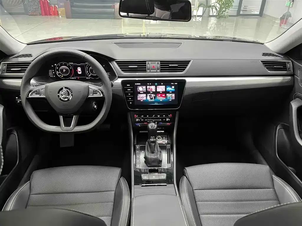 Skoda Superb — фото 5