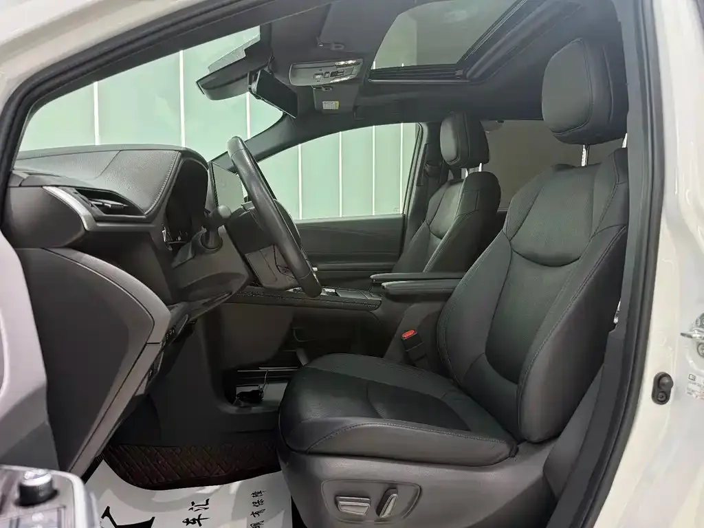 Toyota Sienna — фото 2