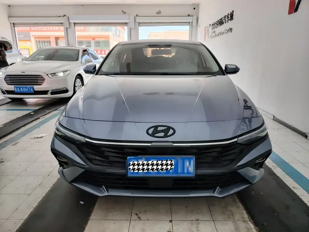Hyundai Elantra — фото 10