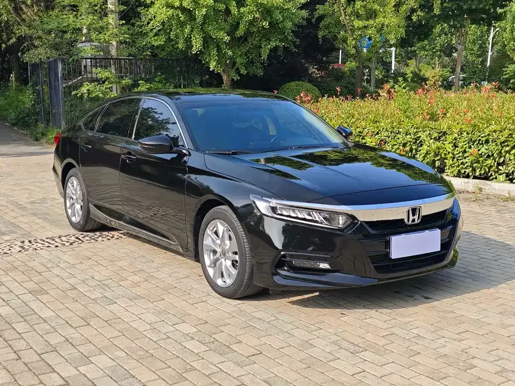 Honda Accord — фото 10