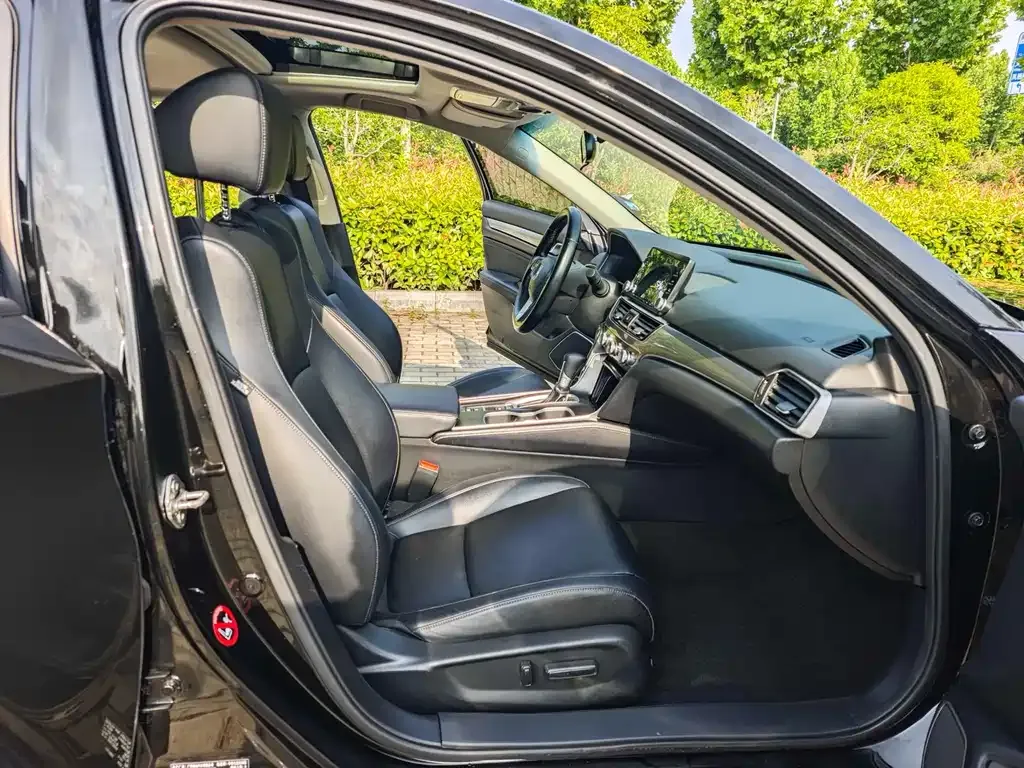 Honda Accord — фото 4