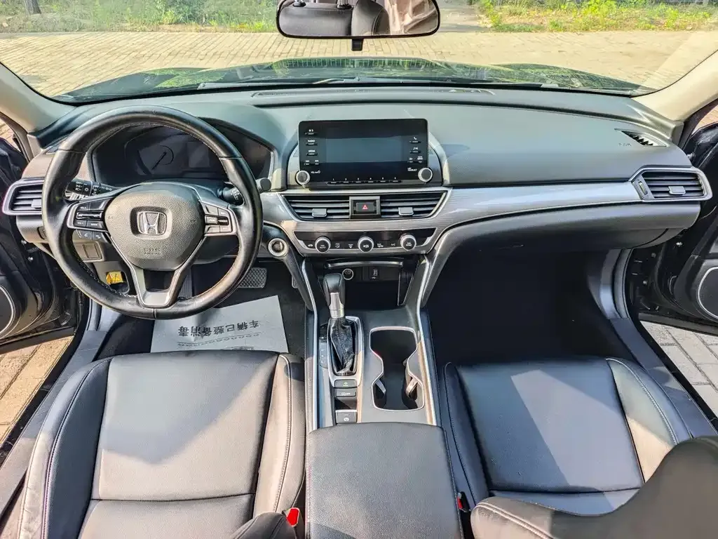 Honda Accord — фото 9