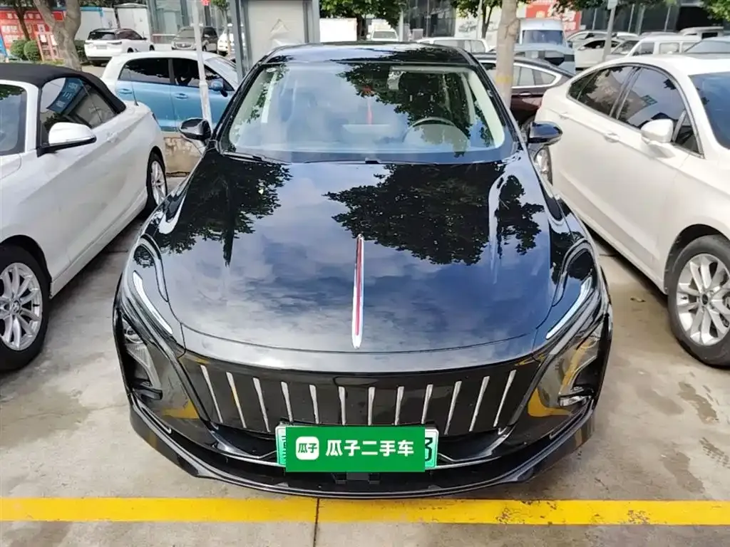 Hongqi E-QM5 — фото 3