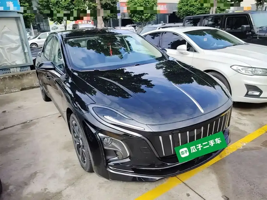 Hongqi E-QM5 — фото 7