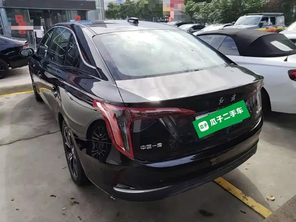 Hongqi E-QM5 — фото 4