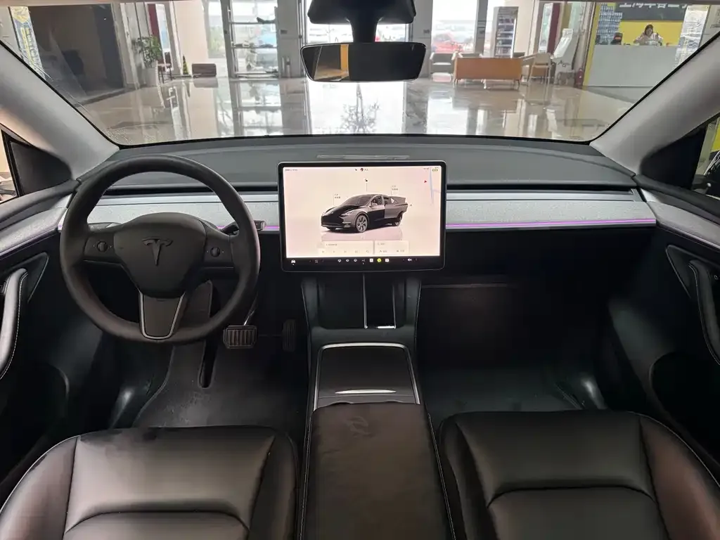 Tesla Model Y — фото 4