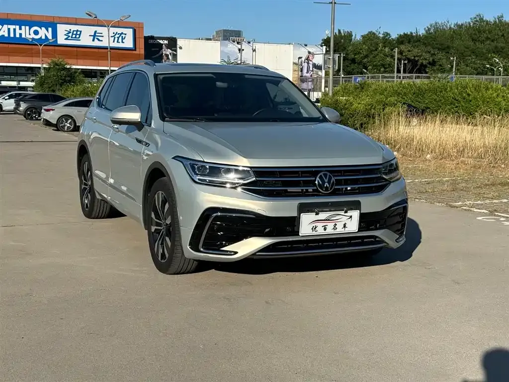 Volkswagen Tiguan L — фото 3