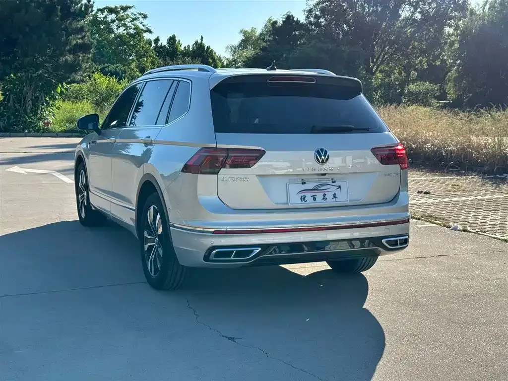 Volkswagen Tiguan L — фото 6