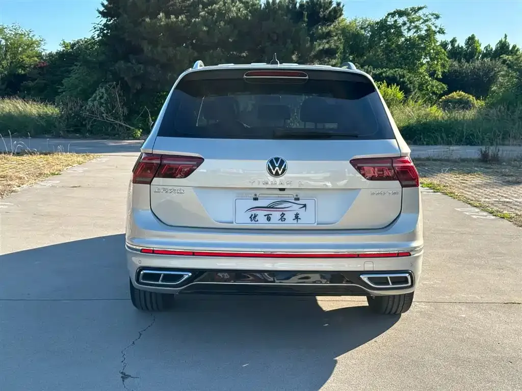 Volkswagen Tiguan L — фото 9