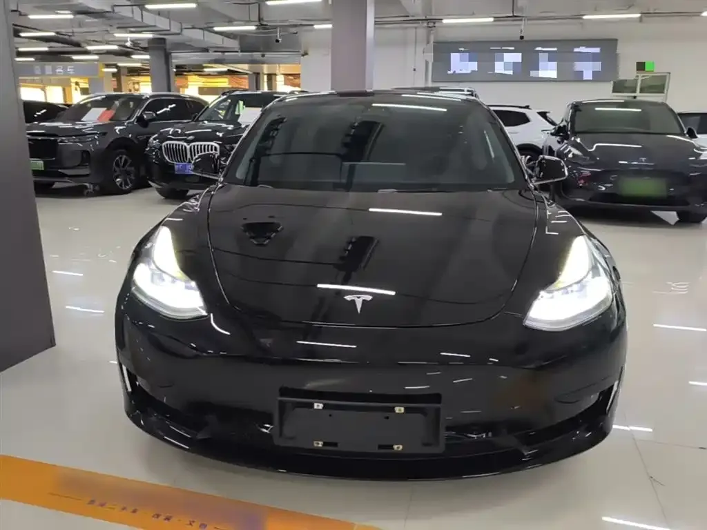Tesla Model 3 — фото 10