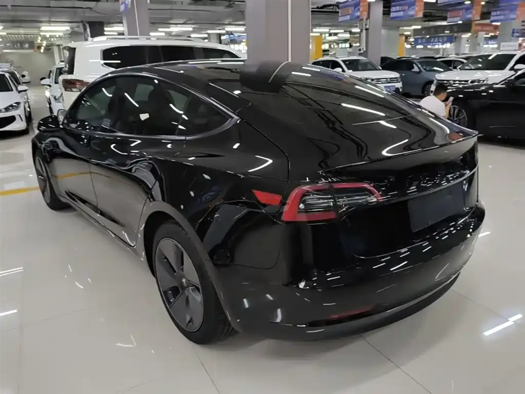 Tesla Model 3 — фото 8