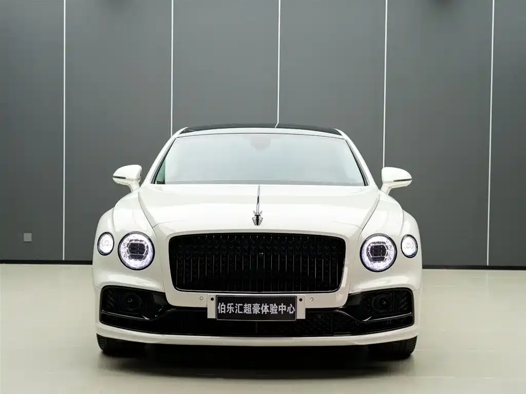 Bentley Flying Spur — фото 3