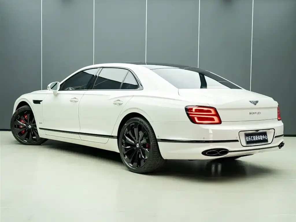 Bentley Flying Spur — фото 5