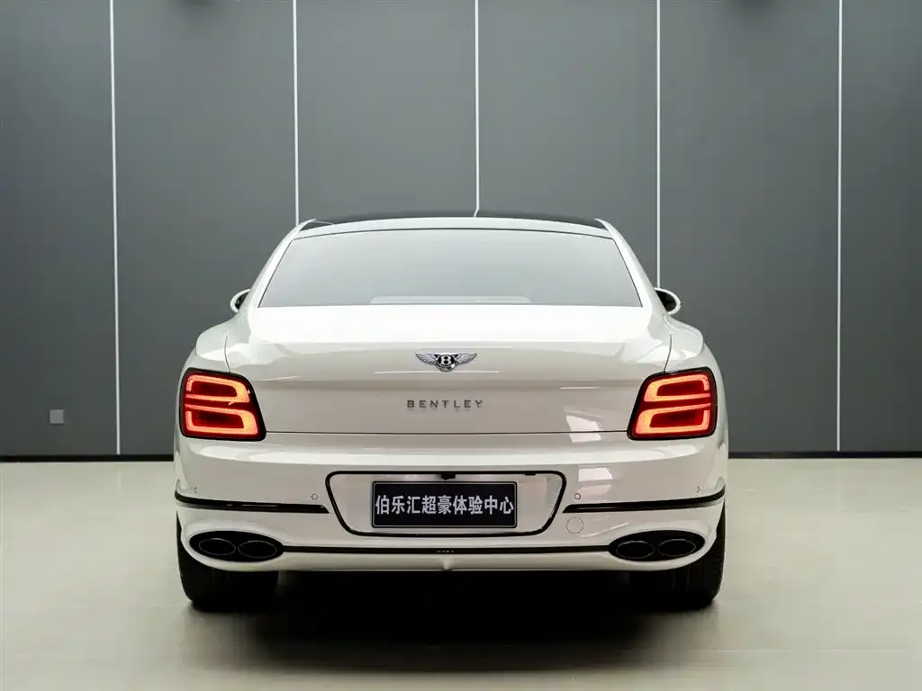 Bentley Flying Spur — фото 2
