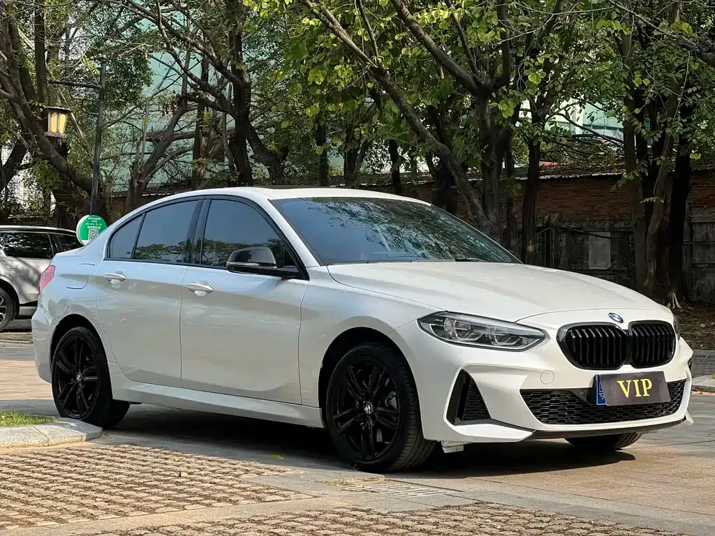 BMW 1 Series 2023 из CN, фото 10