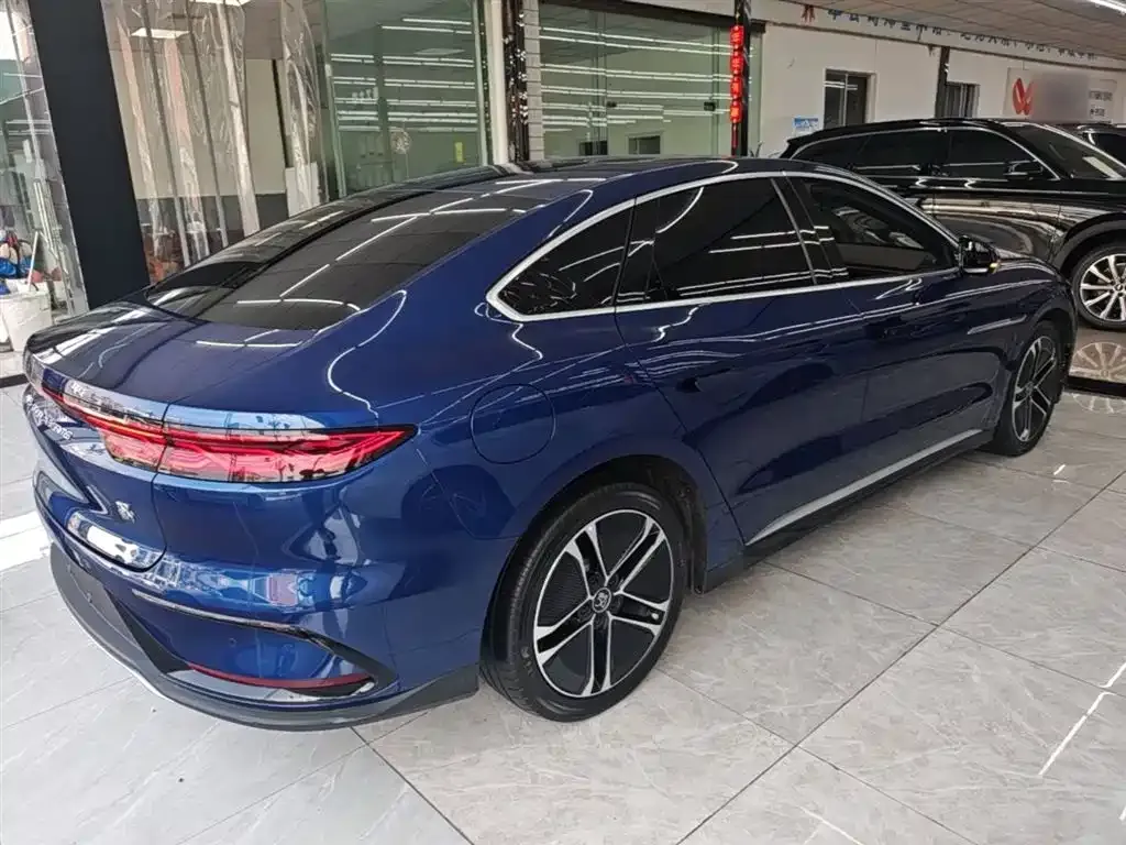 BYD Han — фото 10