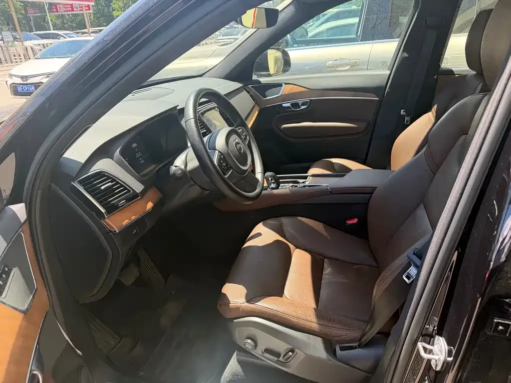 Volvo XC90 2023 из CN, фото 3