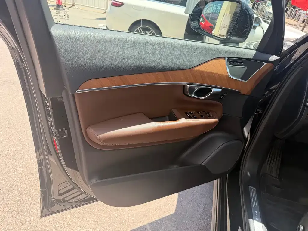 Volvo XC90 2023 из CN, фото 5