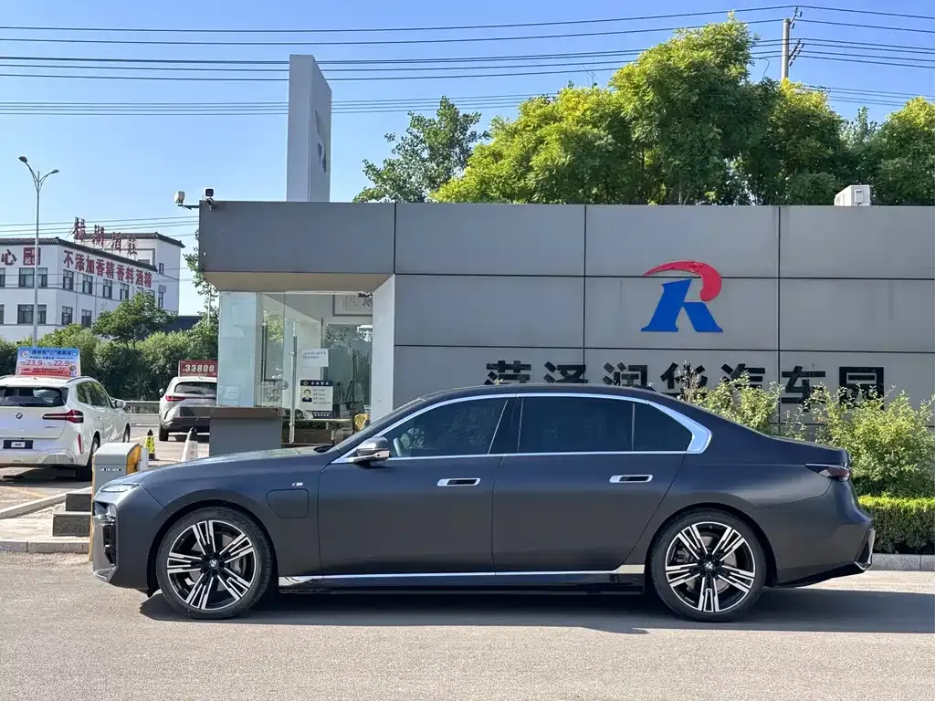 BMW i7 2025 из CN, фото 6