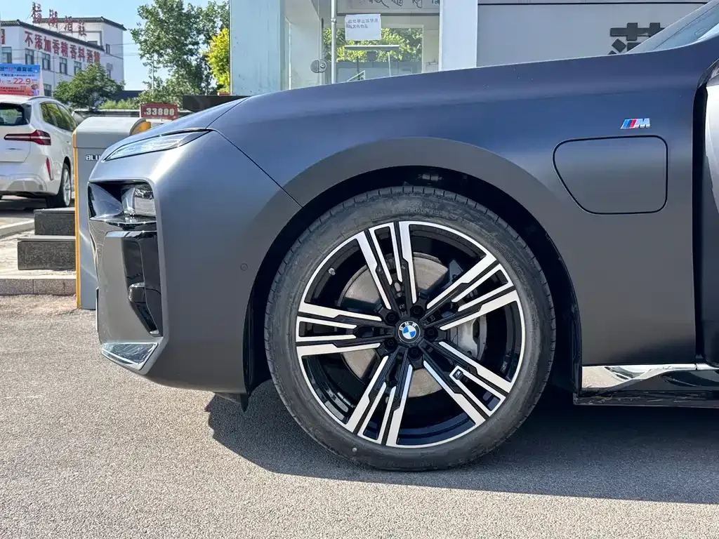 BMW i7 2025 из CN, фото 9