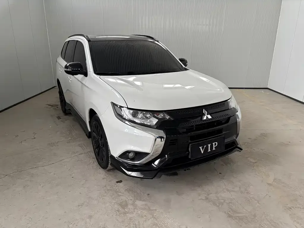 Mitsubishi Outlander — фото 10