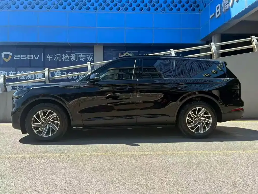 Lincoln Aviator 2024 из CN, фото 2