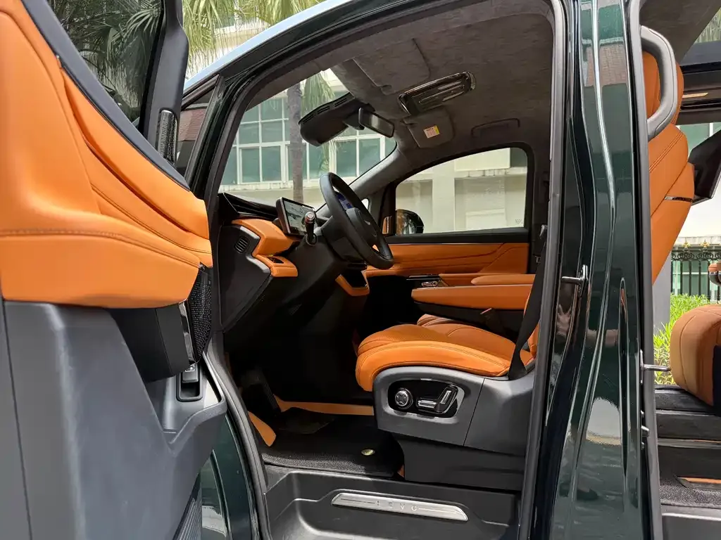 Geely Yizhen L380 2025 из CN, фото 2