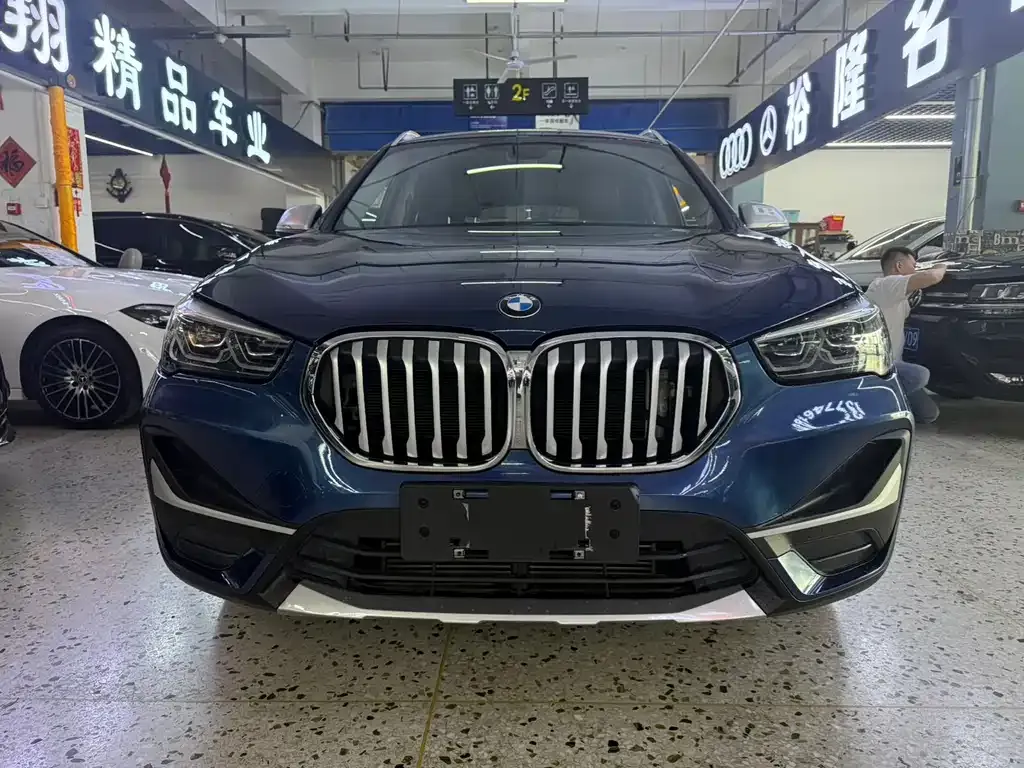 BMW X1 — фото 8