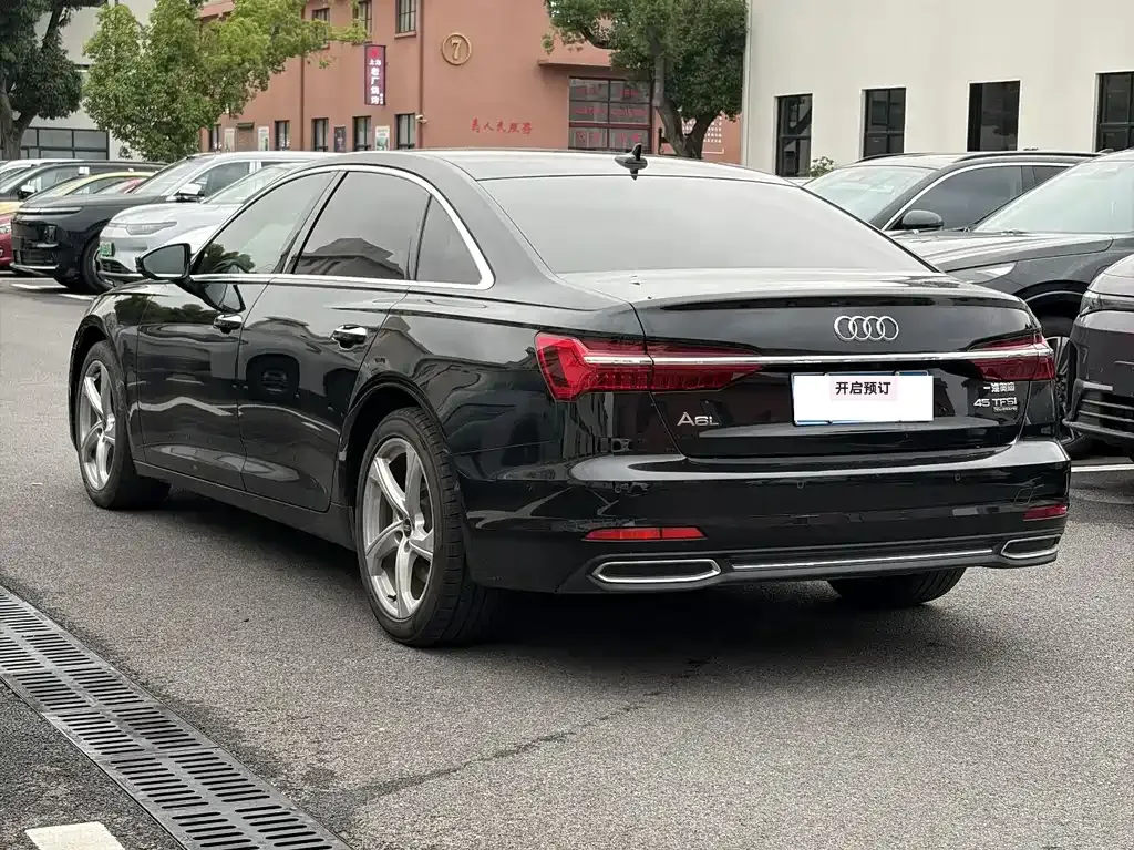 Audi A6L — фото 6