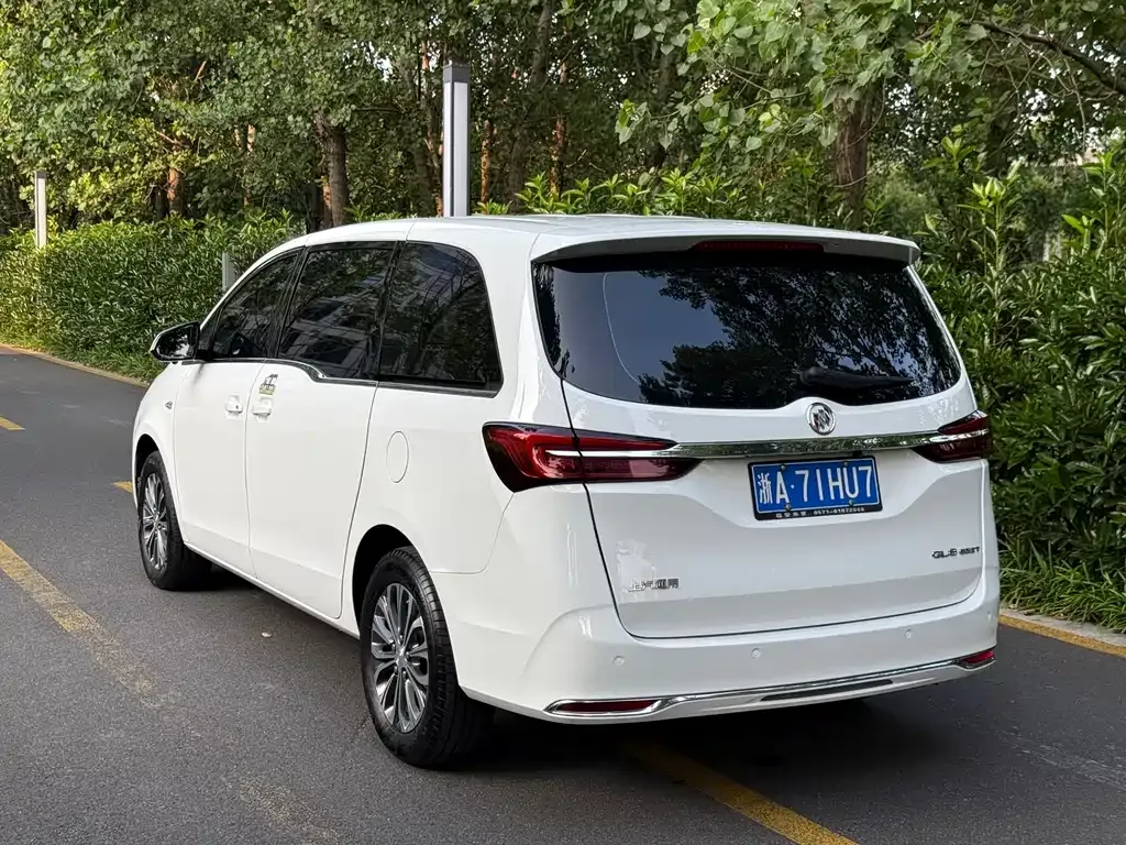 Buick GL8 2022 из CN, фото 2
