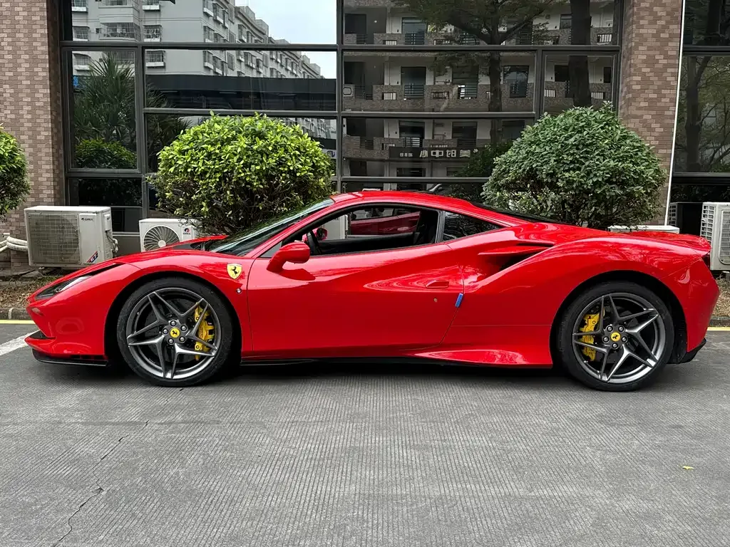 Ferrari F8 — фото 2