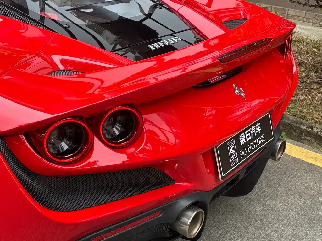 Ferrari F8 — фото 8