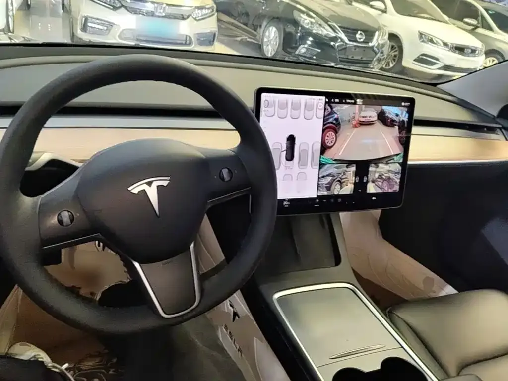 Tesla Model 3 — фото 3