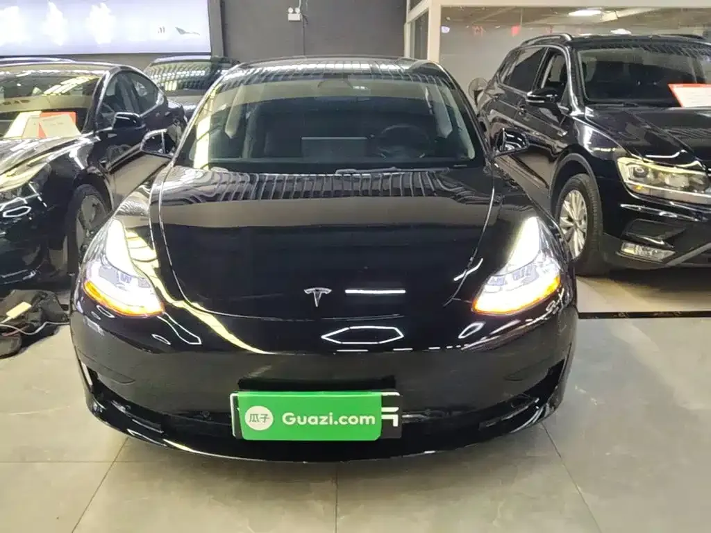 Tesla Model 3 — фото 5
